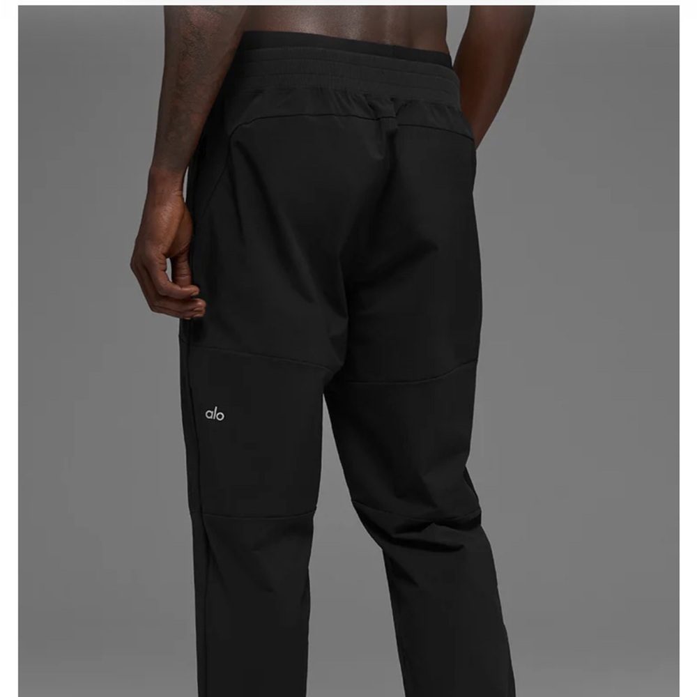 ALO Yoga Men's Black Performance Jogger Pants - Picture 3 of 15